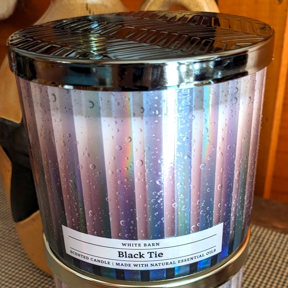 Black Tie 3 Wick Bath and Body Works Candle 14.5 oz New - Picture 1 of 4